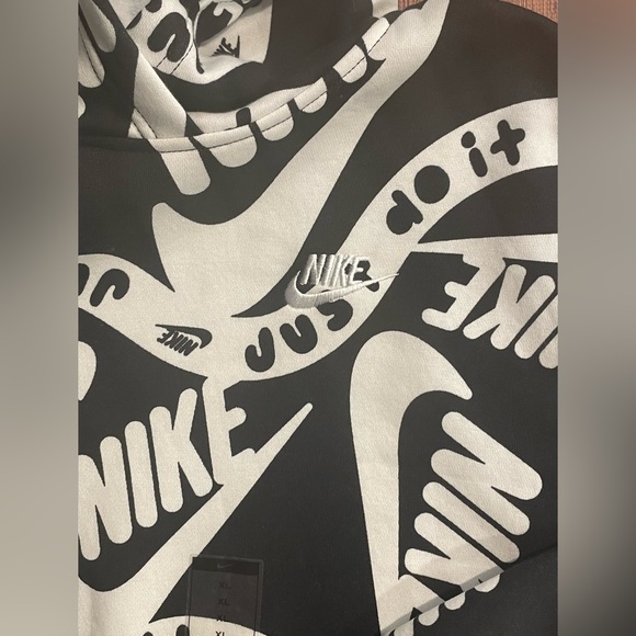 Nike *New With Tags* Cotton Hoodie Size Kids XL - Picture 5 of 9